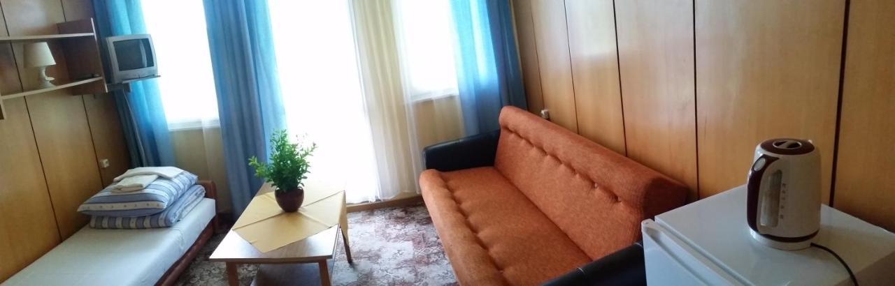 Hotel Egm-Łazy Zewnętrze zdjęcie