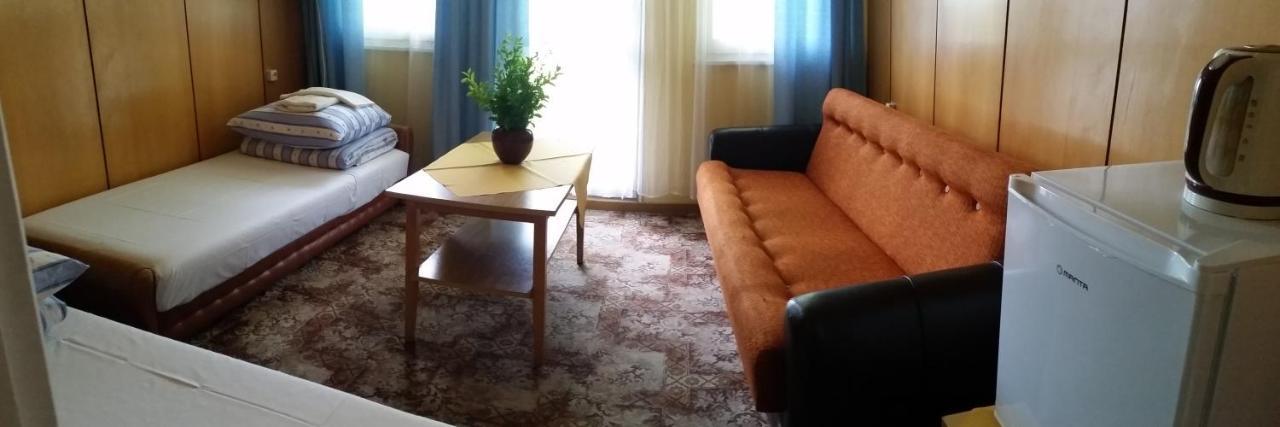 Hotel Egm-Łazy Zewnętrze zdjęcie